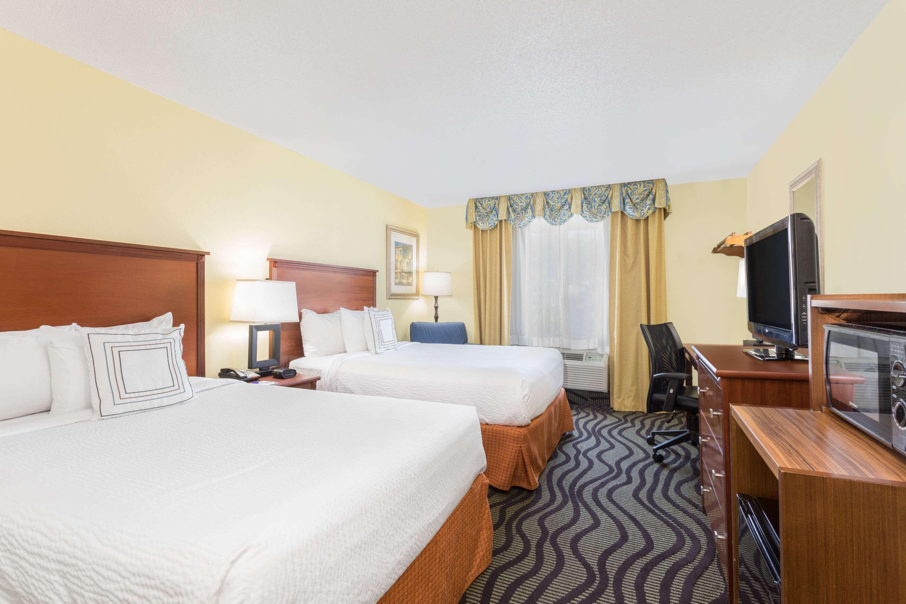 Baymont By Wyndham Savannah Midtown Esterno foto